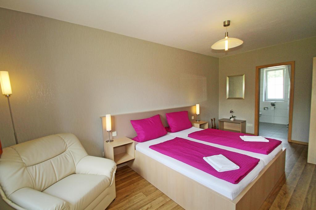 Gasthaus & Pension Am Kurfuerstendamm บวร์ก ห้อง รูปภาพ