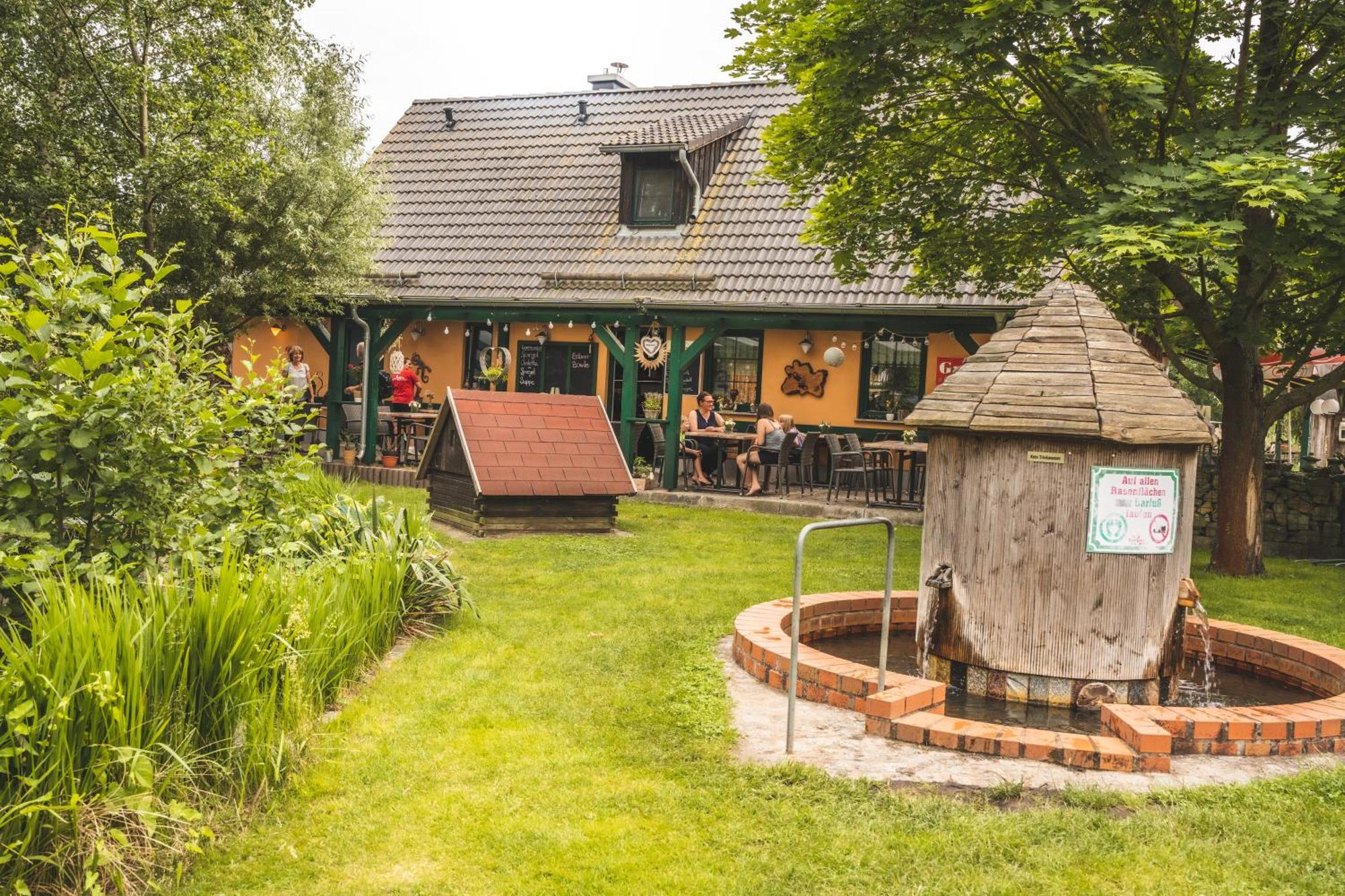 Gasthaus & Pension Am Kurfuerstendamm บวร์ก ภายนอก รูปภาพ