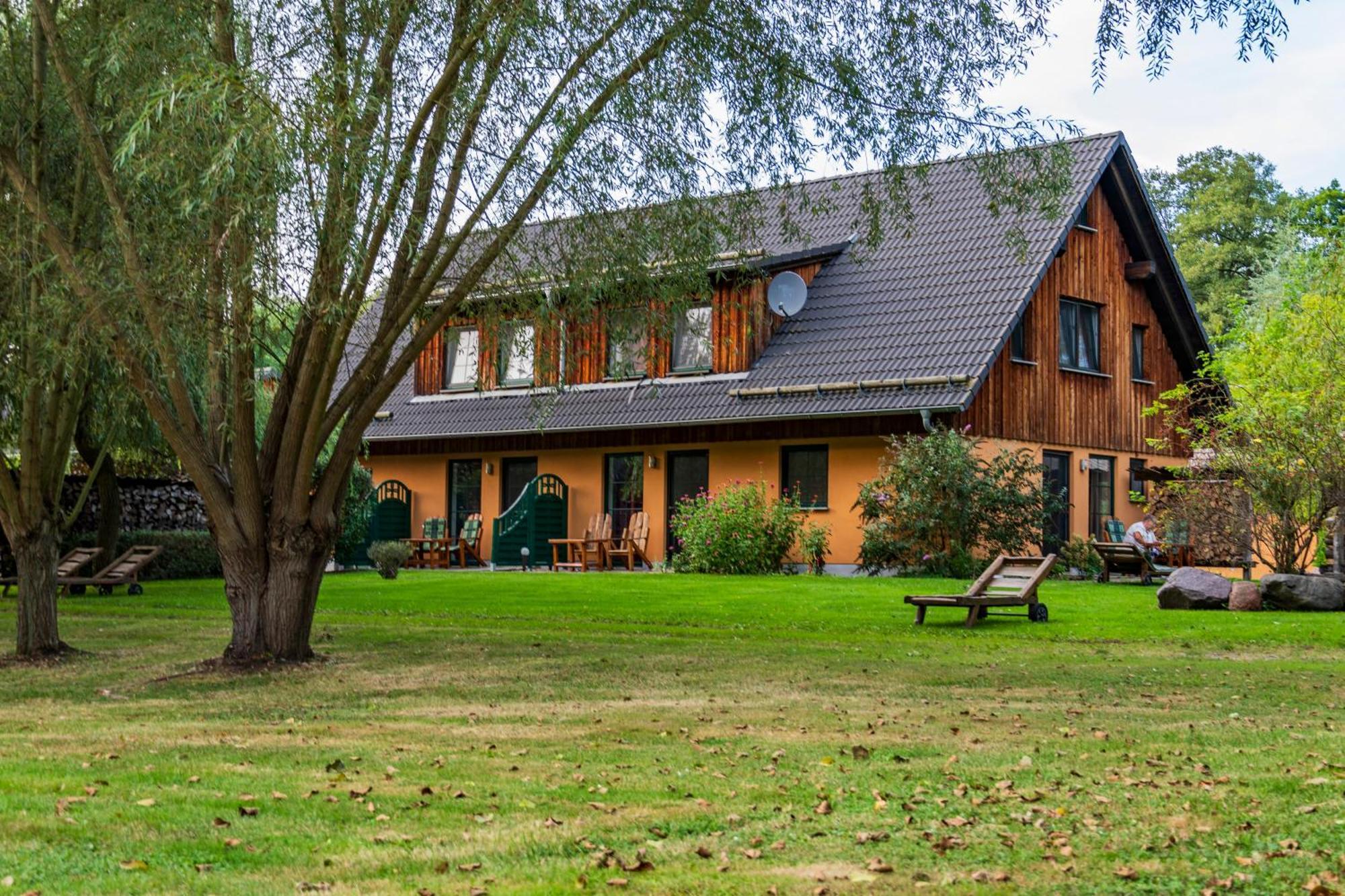 Gasthaus & Pension Am Kurfuerstendamm บวร์ก ภายนอก รูปภาพ