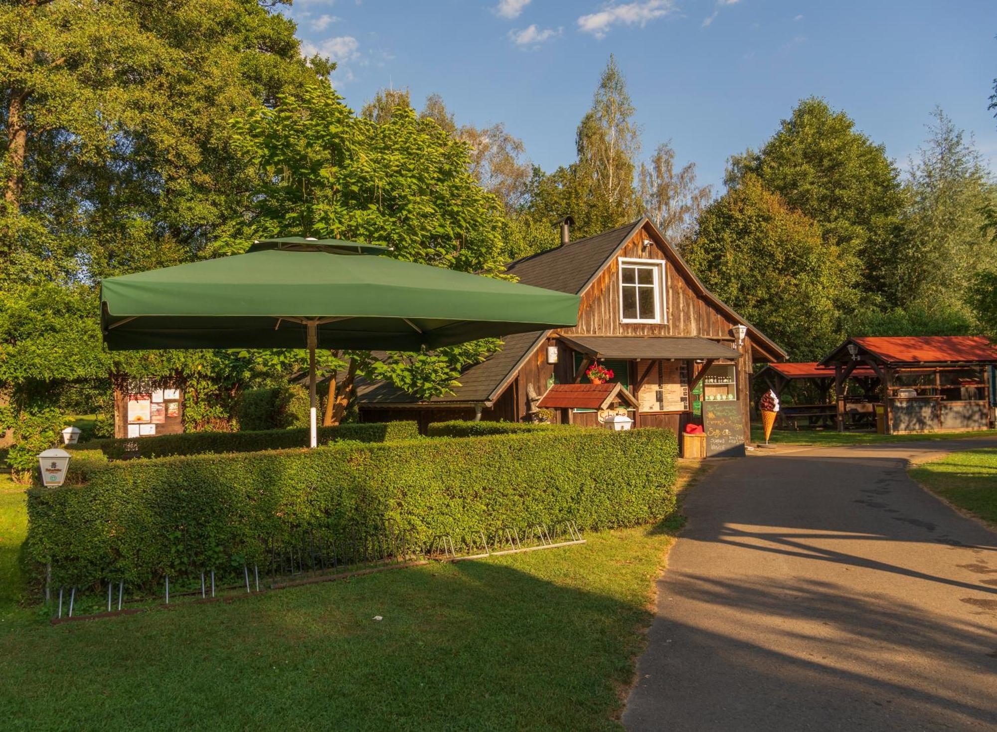 Gasthaus & Pension Am Kurfuerstendamm บวร์ก ภายนอก รูปภาพ
