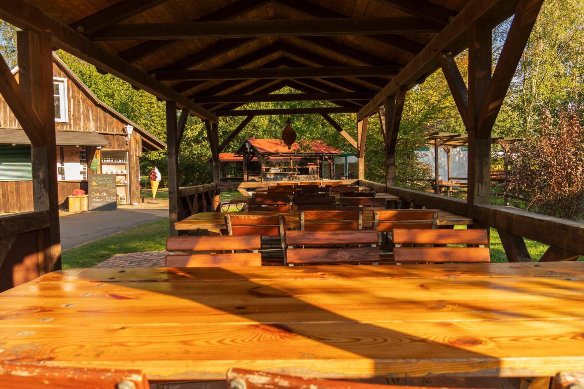 Gasthaus & Pension Am Kurfuerstendamm บวร์ก ภายนอก รูปภาพ