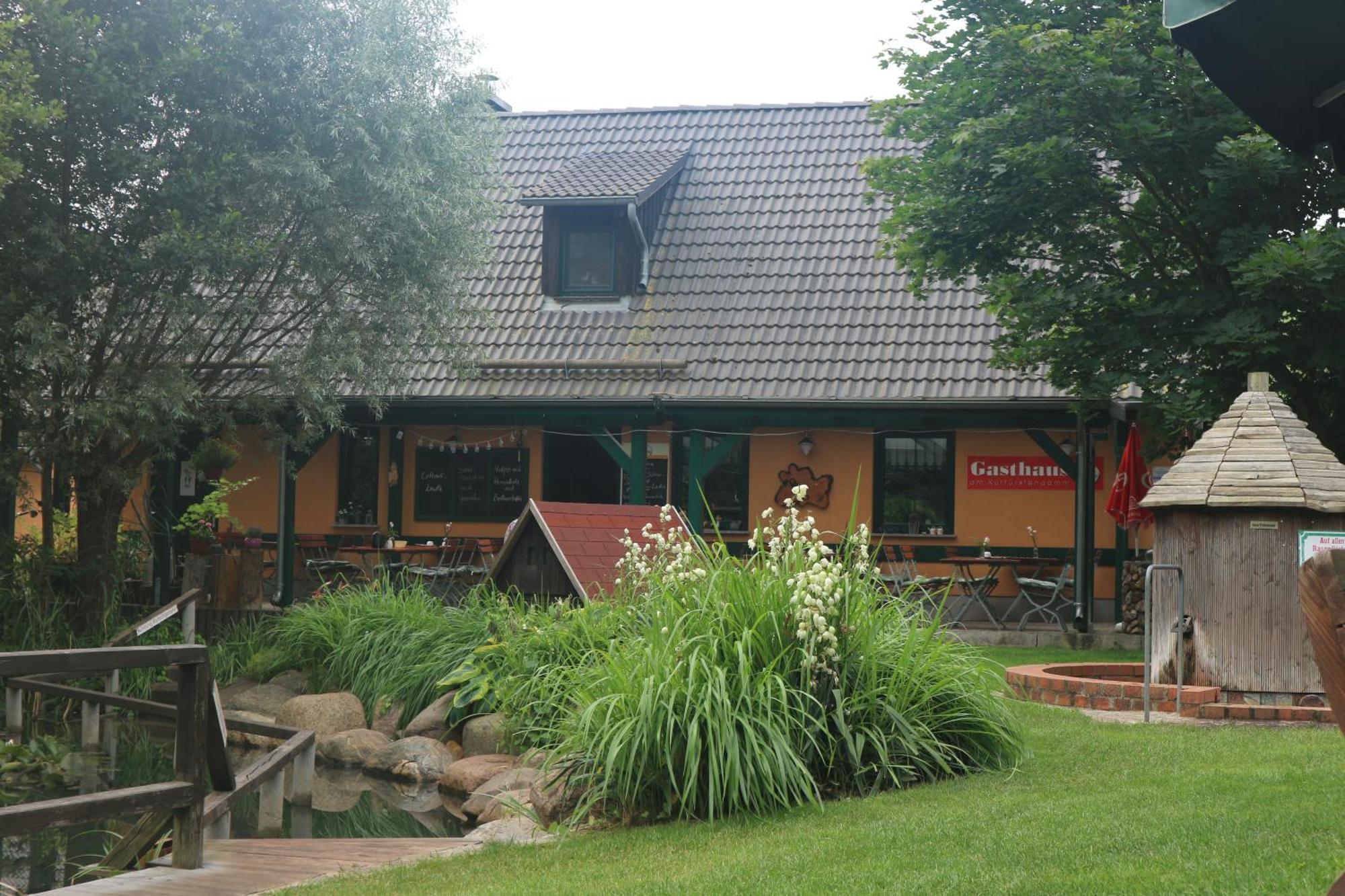 Gasthaus & Pension Am Kurfuerstendamm บวร์ก ภายนอก รูปภาพ