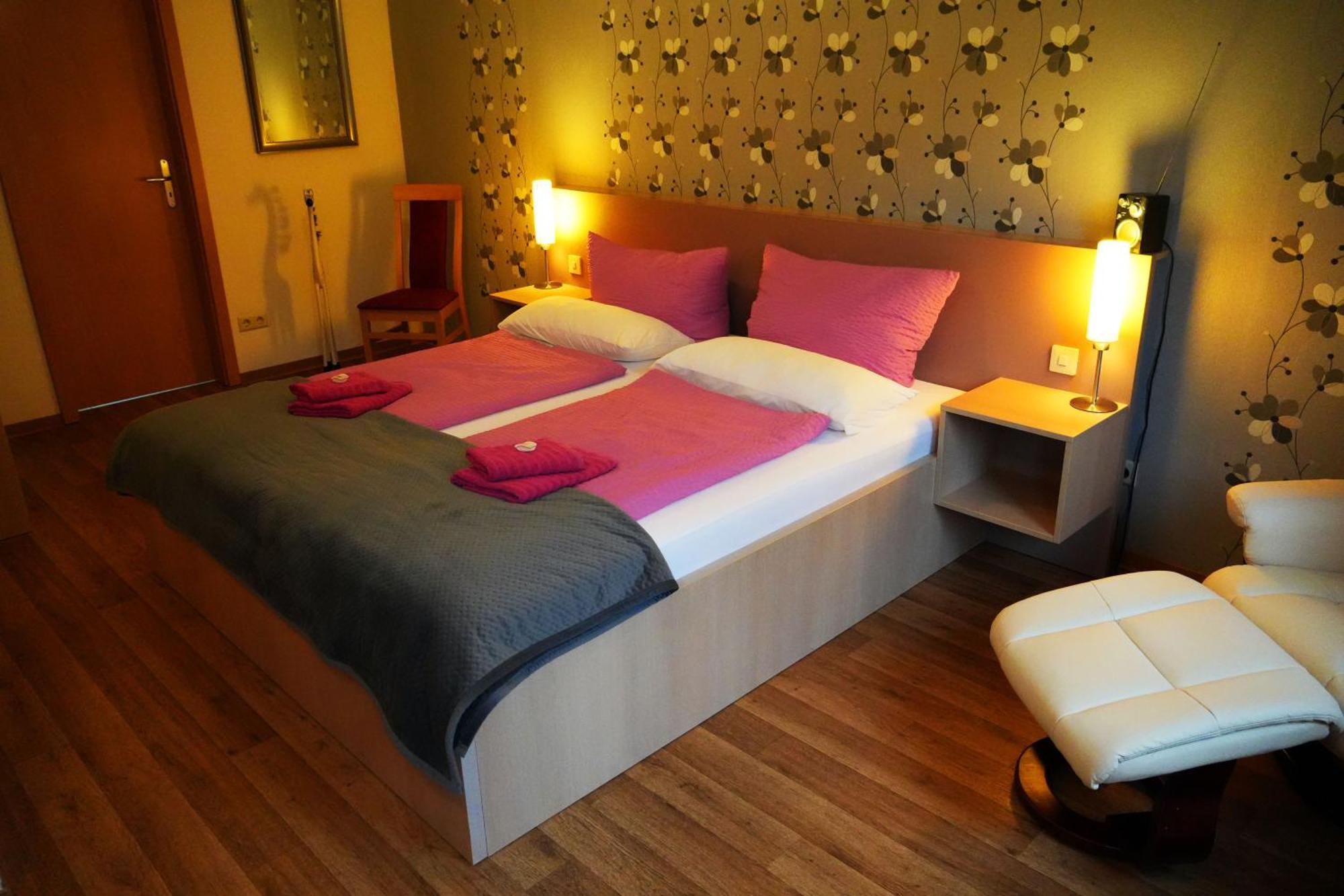 Gasthaus & Pension Am Kurfuerstendamm บวร์ก ภายนอก รูปภาพ